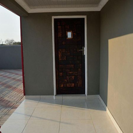 Mathlyn Guesthouse Gaborone Exteriör bild