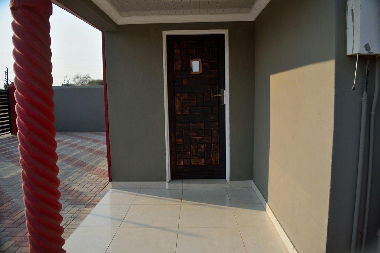 Mathlyn Guesthouse Gaborone Exteriör bild