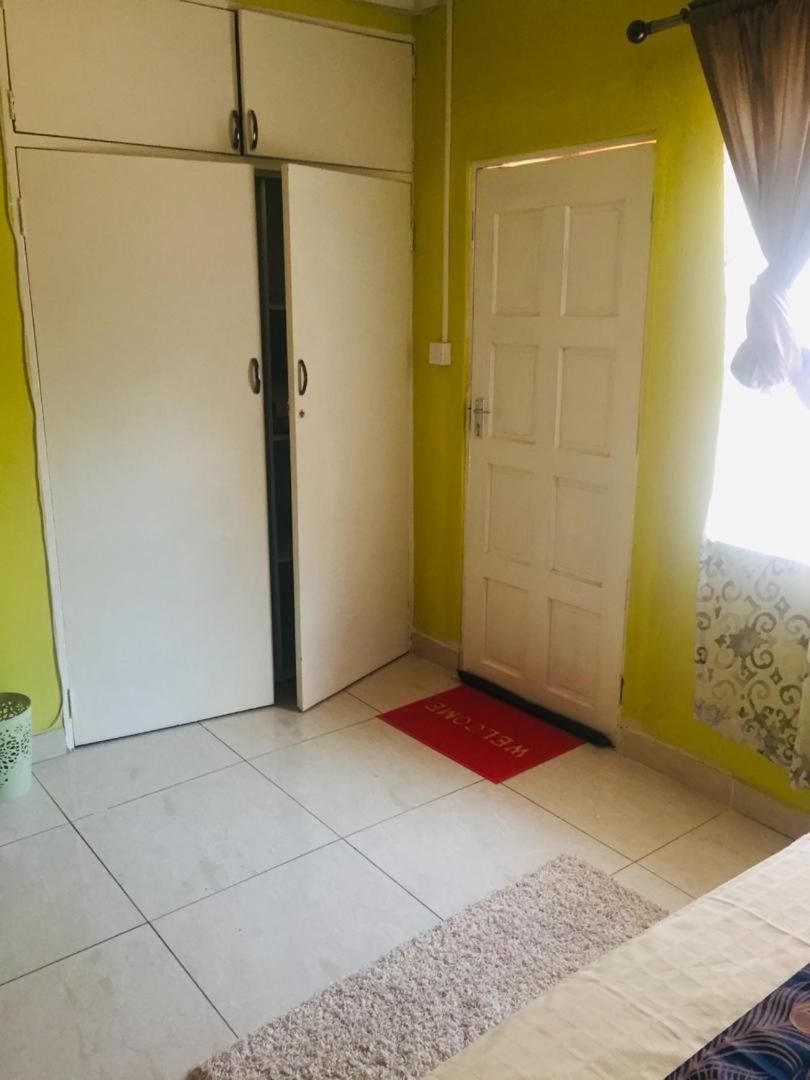 Mathlyn Guesthouse Gaborone Exteriör bild