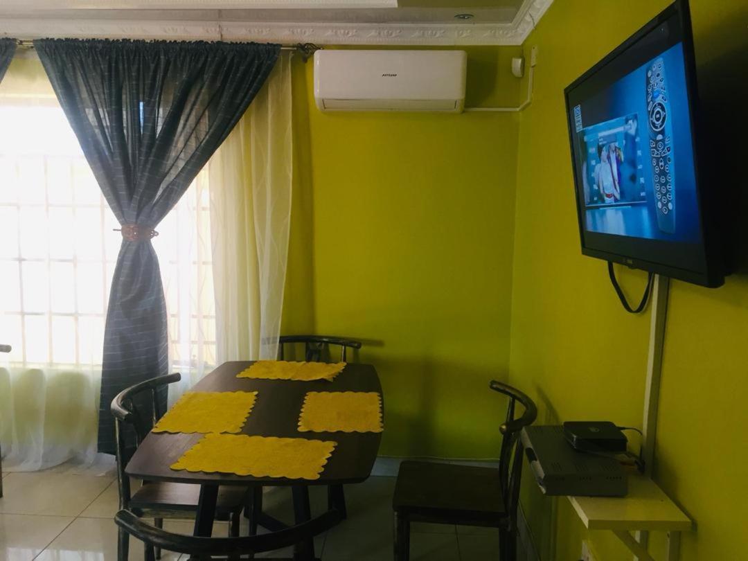 Mathlyn Guesthouse Gaborone Exteriör bild