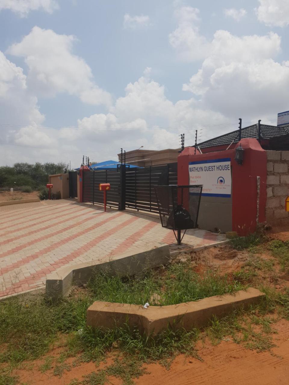Mathlyn Guesthouse Gaborone Exteriör bild