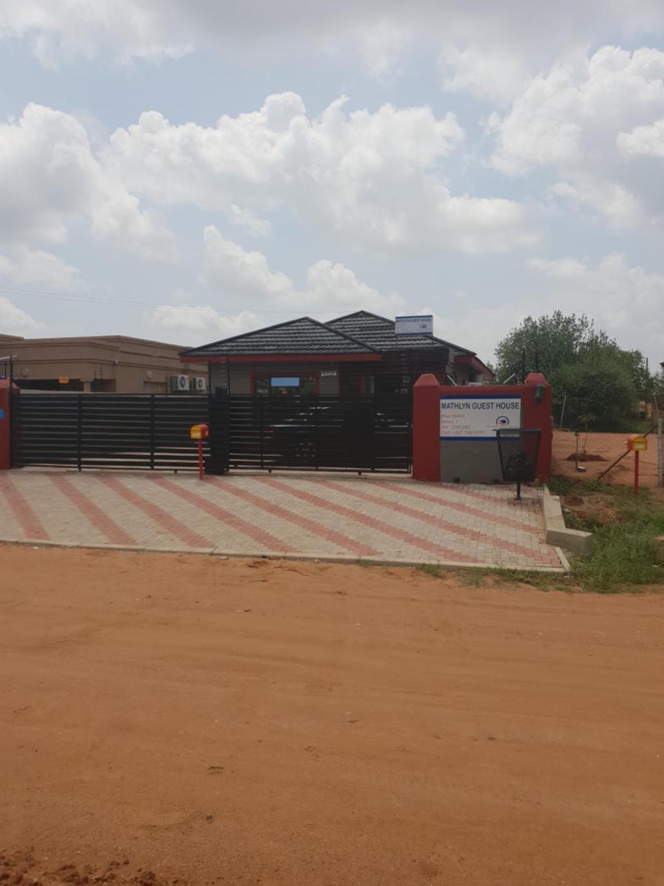 Mathlyn Guesthouse Gaborone Exteriör bild